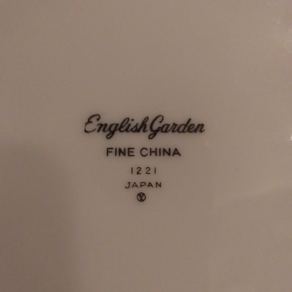 English Garden fine china 9" dinner plate - Picture 2 of 2